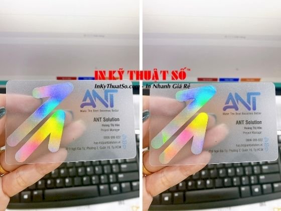 Đặt thẻ nhựa trong làm danh thiếp - in 1 mặt, ép mờ sần, ép kim 7 màu bắt sáng bền màu