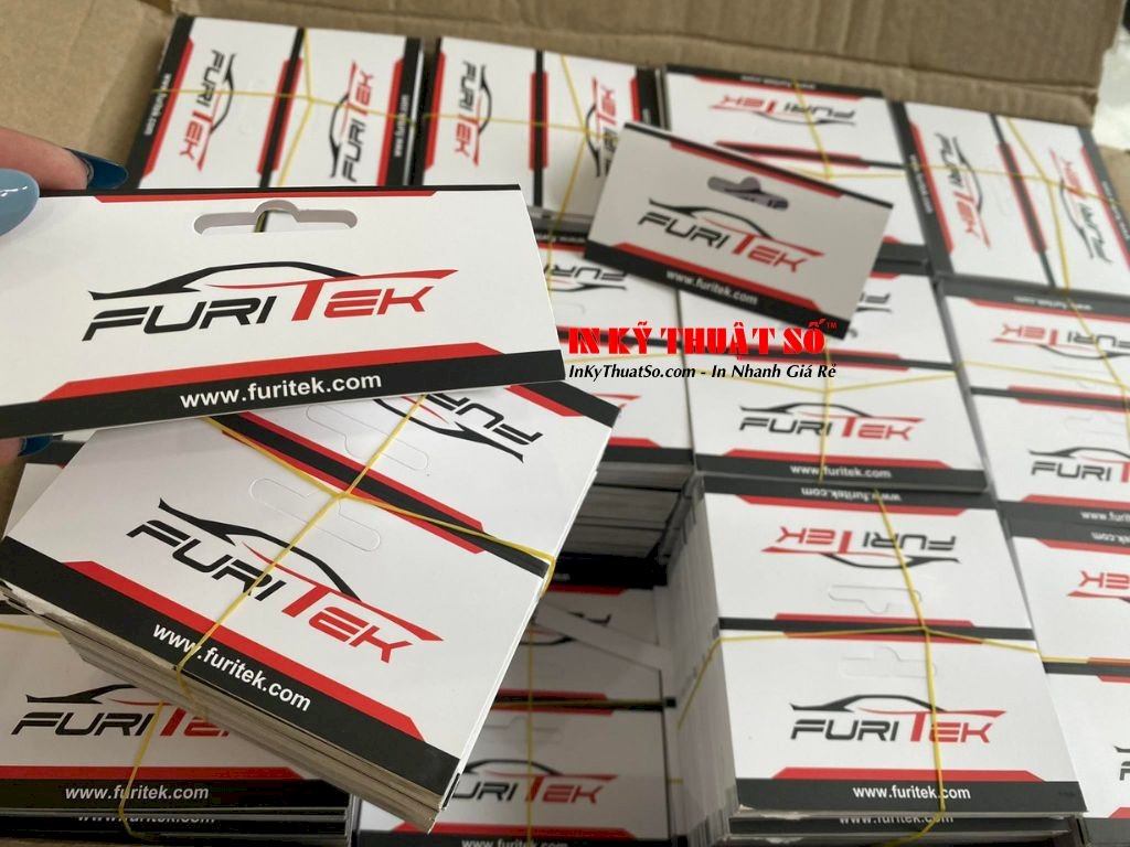 In Tem treo, nhãn treo, tag treo, thẻ bài, thẻ treo đục lỗ, cắt bế theo file khách hàng yêu cầu - In Kỹ Thuật Số Since 2006 - Ảnh: 1