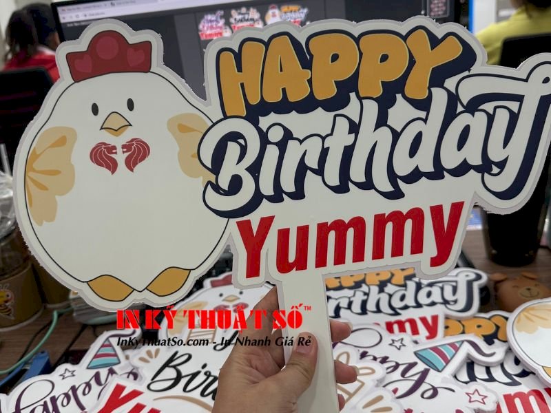 In hashtag cầm tay sinh nhật - bảng hashtag cầm tay sinh nhật công ty, cho bé, lớp