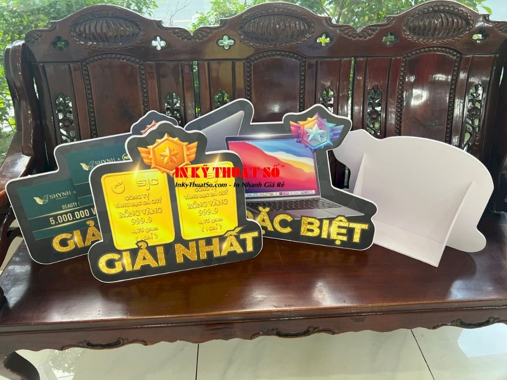 Standee để bàn là gì? Mua standee để bàn mini A4 ở đâu? Giá bao nhiêu?