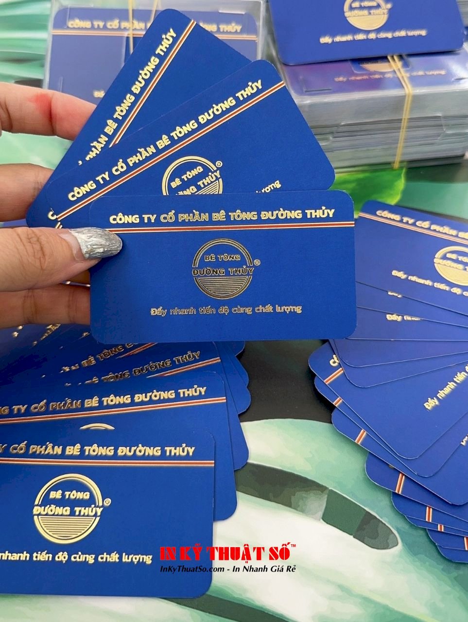 mau card visit nganh nghe cao cap
