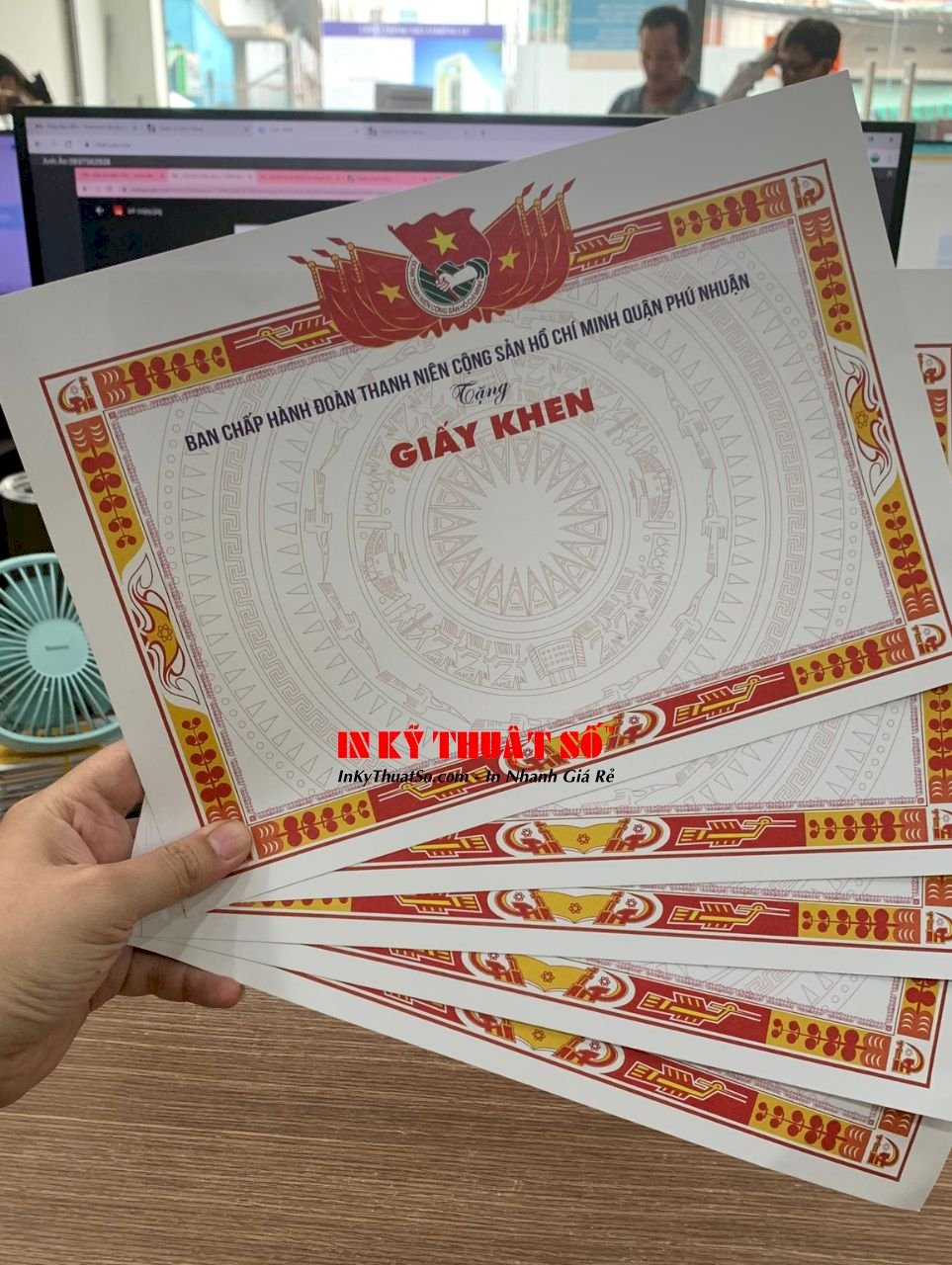In giấy khen của Đoàn Thanh niên theo yêu cầu - INKTS353