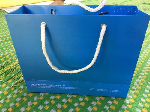 Gia công túi giấy tại nhà, tại xưởng, làm thủ công & bằng máy đẹp