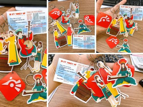 Đặt làm móc khóa sticker mica màu in hình theo yêu cầu, cắt theo viền, in số lượng ít TPHCM