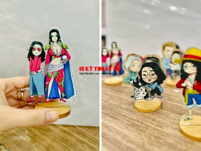 Mô hình Standee Acrylic in hình theo yêu cầu - in 1 mặt standee mica để bàn - INKTS264