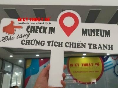 Biển cầm tay check in Bảo tàng Chứng tích Chiến tranh - INKTS475