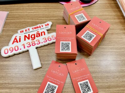 In tag treo shop hoa, tag cho tiệm hoa, tag gắn giỏ hoa tên cửa hàng có mã QR code - INKTS795