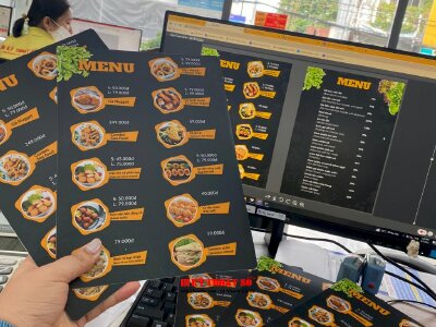 In combo menu đồ ăn, menu thức uống dạng tấm cầm tay bằng nhựa cho quán cafe sân vườn - INKTS902
