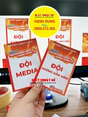 Làm thẻ đeo ban tổ chức sự kiện Đội Media, Đội Hướng Dẫn Viên, thẻ giấy Couche - INKTS1810