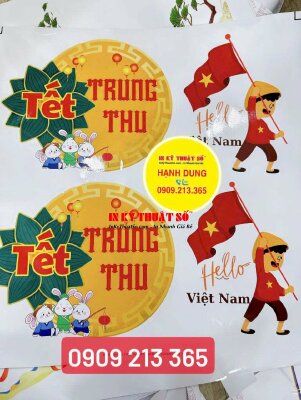 In sticker Tết Trung thu, sticker cậu bé cầm cờ Hello Việt Nam, tem Decal sữa có bế theo viền - INKTS1994