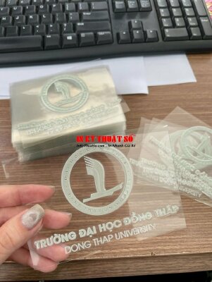 In Logo trường đại học từ nhãn UV DTF dán lên mọi bề mặt cứng, hàng gửi về Đồng Tháp từ TPHCM - INKTS2148