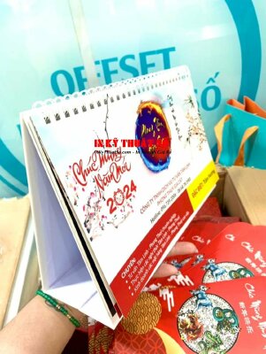 In lịch bàn độc quyền ruột C250gsm bìa bồi Carton in 300 cuốn - INKTS220