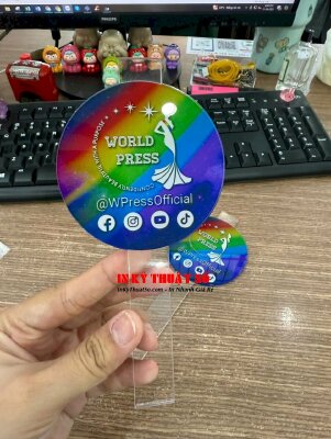 In hashtag cầm tay mini từ Mica trong 3li in UV ngược, lót trắng phần in cho công ty truyền thông về hoa hậu - INKTS3308