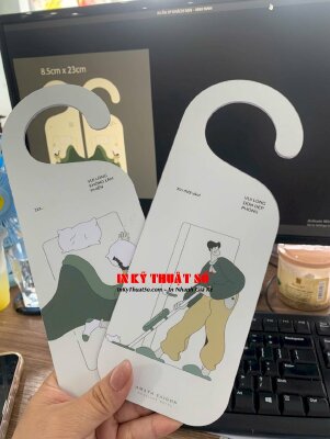 Làm thẻ treo cửa phòng Mica trong 3li dán Decal 2 mặt lên Mica - INKTS3306