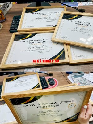 In bằng khen công ty vinh danh Team đã đạt thành tích tốt của năm, lồng sẵn khung gỗ mặt kính - INKTS1132