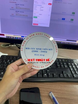 In huy hiệu Mica Kính Tặng gắn nam châm mặt sau cho Hội Cựu sinh viên - INKTS3348