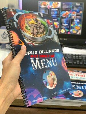 In menu quán Billiards, menu nhựa chống nước, khổ A4 đứng, gáy lò xo dễ dàng lật mở từng trang - INKTS1161