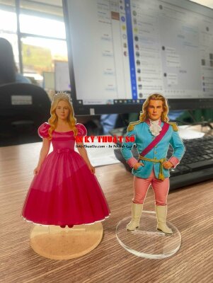 Làm standee mica để bàn nhân vật hoàng tử, công chúa làm quà tặng - INKTS3340