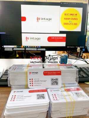 In card visit Senior Research Manager có mã QR Code - INKTS846