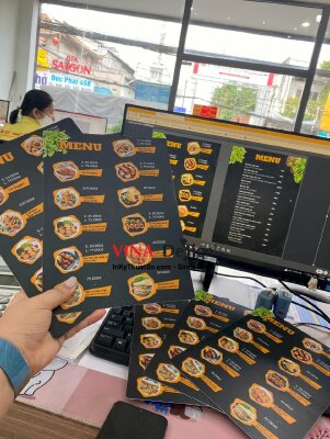 In combo menu đồ ăn, menu thức uống dạng tấm cầm tay bằng nhựa cho quán cafe sân vườn - INKTS902