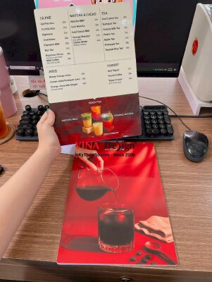 In menu đẹp cho quán cà phê, formex khổ A4 cầm tay gọn nhẹ, chống thấm, bo tròn 4 góc - INKTS3561
