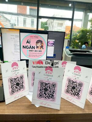 Standee bàn quét mã QRcode bảng khảo sát từ Formex 5li cắt hình chữ nhật - INKTS3576