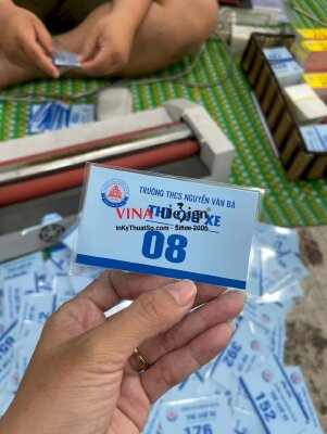 In thẻ giữ xe trường THCS, thẻ xe ép plastic in 2 mặt giống nhau, đánh số nhảy - INKTS3615
