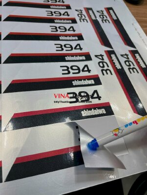 In tem nhãn xi bạc dán thiết bị máy móc, in laser, cán bóng, bế tem theo viền, giao tờ A3 - INKTS2367