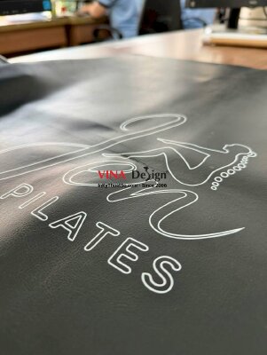 In UV lên da khách hàng cung cấp, in logo thương hiệu Pilates - INKTS2212