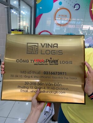 Làm bảng hiệu công ty, bảng hiệu inox xước in UV vạt lá hẹ - INKTS739