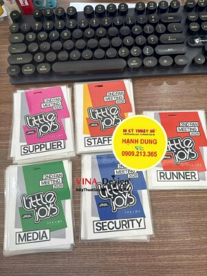 In thẻ đeo sự kiện Fan Meeting chức danh Staff, Media, Supplier, Security, Runner, thẻ giấy ép plastic - INKTS3736