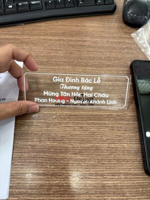 In thẻ Thương Tặng Mừng Tân Hôn Hai Cháu gắn quà cưới, Mica trong 5li in UV ngược, lót trắng nội dung - INKTS3721