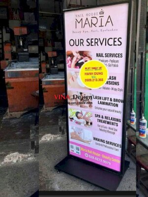 In standee sắt ngoài trời tiệm Nails & Spa, có khe thay tấm formex poster, gắn bánh xe đẩy ra vào tiện lợi - INKTS3798