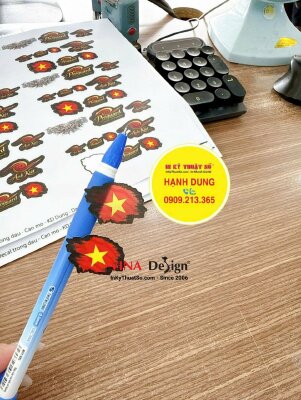 In sticker set decal sữa cán màng mờ, bế theo viền, dàn file in lên khổ 0.5m2 - INKTS3781