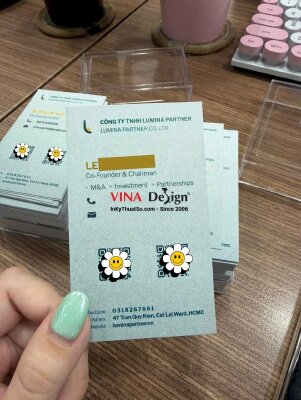 In business card ép kim Co-Founder & Chairman & CEO, ép kim 1 mặt phần tên - INKTS3932