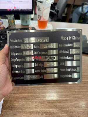 In nametag bảng inox xước in UV phẳng, gắn bồn LPG chở khí hóa lỏng - INKTS3921
