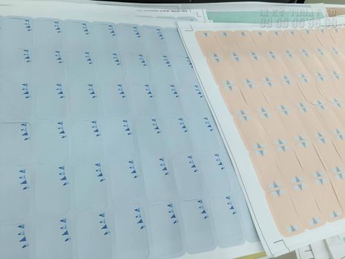 Decal PP dầu In bằng Máy In Kỹ Thuật Số mực dầu