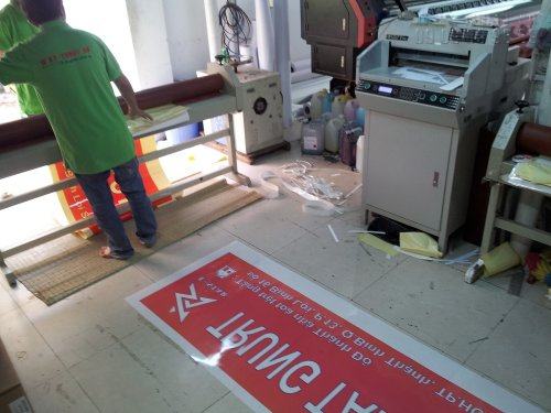 In backlit film giá rẻ trang trí khổ lớn