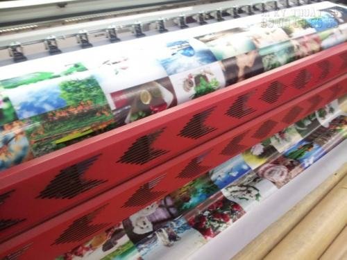 In phông nền bằng máy in khổ lớn, công nghệ in hiện đại mang lại kết quả cao
