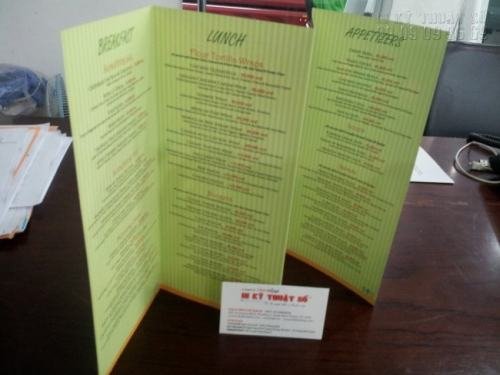 In tờ rơi gấp 4 in lấy ngay với chất lượng cao và rất tiện dụng cho người sử dụng