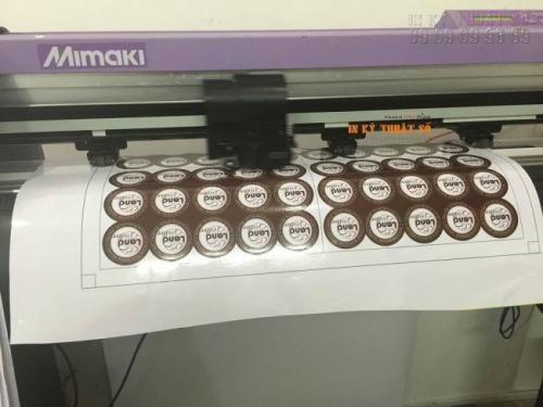 Gia công tem nhãn bằng máy bế Mimaki với công nghệ mắt thần cho thành phẩm tem nhãn giá rẻ đúng kích thước yêu cầu