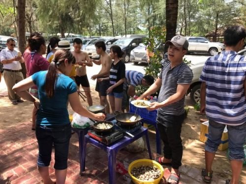 Công ty In Kỹ Thuật Số đi cắm trại dã ngoại, tắm biển tại Long Cung Resort Vũng Tàu ngày 28/5/2017
