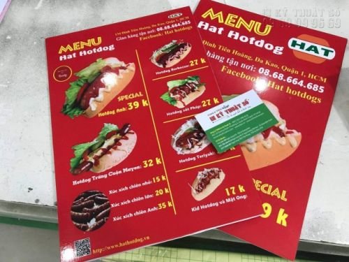 In formex làm menu cầm tay với 2 mặt in hình ảnh món ăn nhanh Hotdog kèm giá tiền