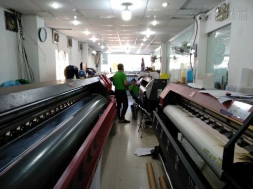 Dàn máy in mực dầu khổ lớn chuyên in backlit film ngoài trời - in backlit film giá rẻ tại In Kỹ Thuật Số