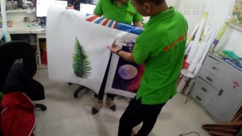 Tranh tĩnh hình lá dương xỉ với phông nền trắng - đơn giản tạo cảm giác nhẹ nhàng tại văn phòng - in canvas TPHCM tại In Kỹ Thuật Số