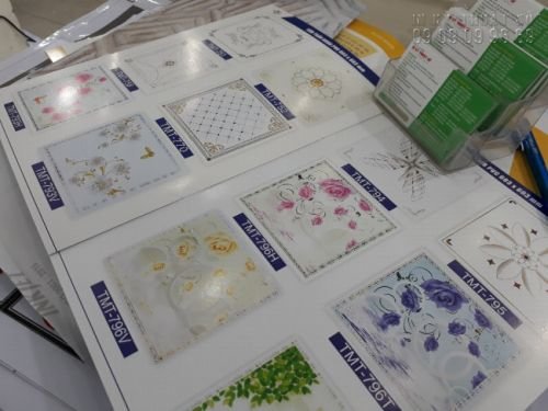 In catalogue giá rẻ giới thiệu sản phẩm tấm trần nhựa của doanh nghiệp