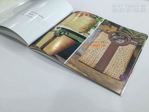 Ấn phẩm in catalogue gia công phần gáy với đóng keo - cuốn catalogue dày, nhiều trang