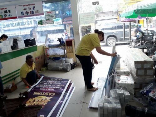Văn phòng đặt in poster giá rẻ TPHCM của In Kỹ Thuật Số nhận tư vấn, báo giá cho khách hàng trực tiếp đến liên hệ dịch vụ