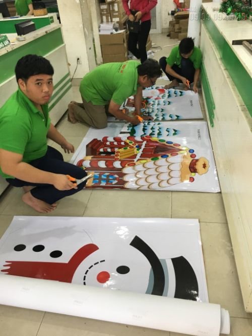 In trang trí decal dán tường tại In Kỹ Thuật Số