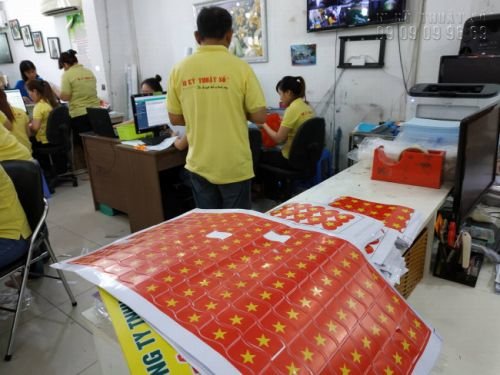 In Kỹ Thuật Số nhận in miếng dán má hình cờ Việt Nam - có in sẵn, lấy hàng ngay In Kỹ Thuật Số nhận in miếng dán má hình cờ Việt Nam - có in sẵn, lấy hàng ngay